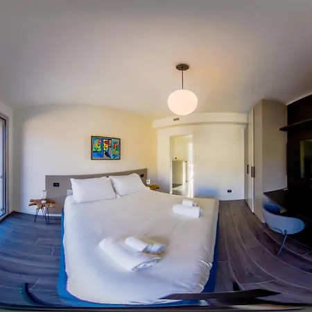 Cremona Inn Aparthotel クレモナ
