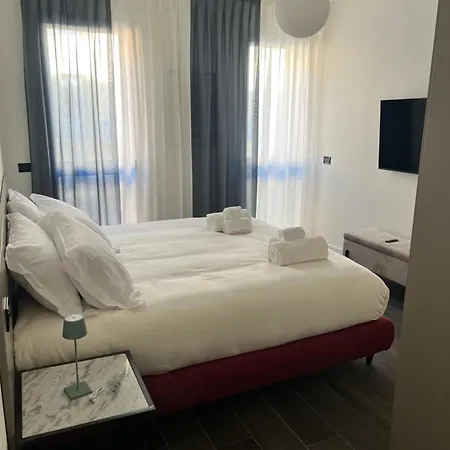 Cremona Inn Aparthotel 4* クレモナ
