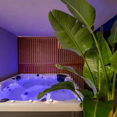アパートホテル Cremona Inn Aparthotel 4*