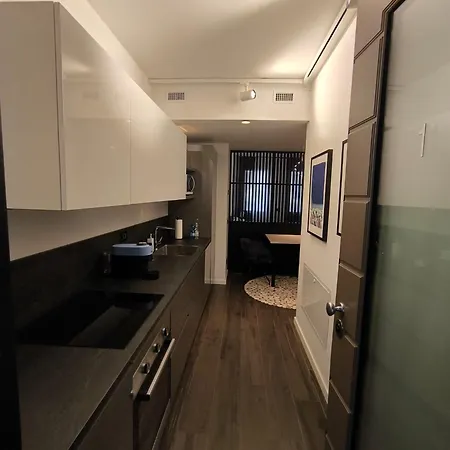 Cremona Inn Aparthotel アパートホテル 4*