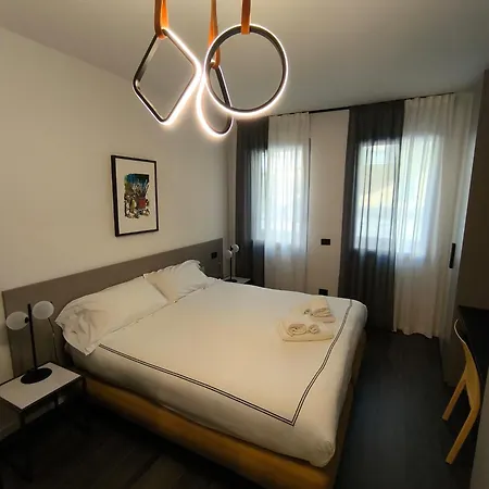 Cremona Inn Aparthotel クレモナ