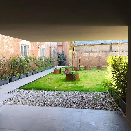 Cremona Inn Aparthotel كريمونا